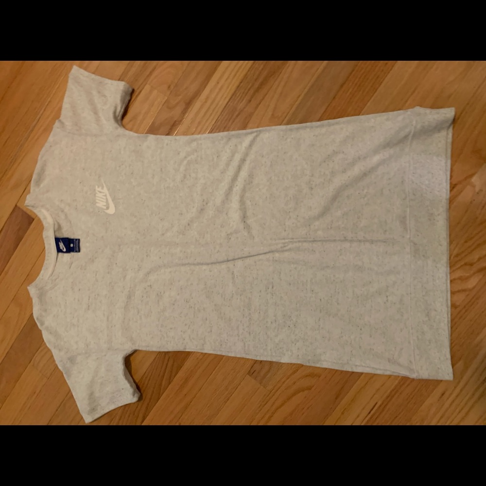 Women’s Nike dress size small